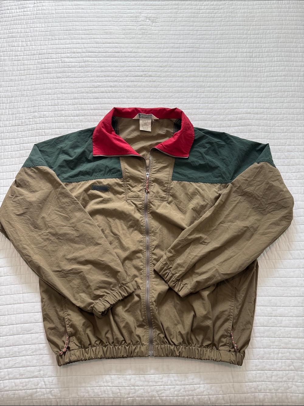 Columbia Colorblock Lightweight Jacket in Olive, Forest Green & Red Collar